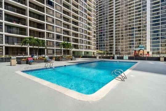 Deluxe Panoramic Mountain View Condo - 37Th Floor, Free Parking & Wifi Condo Honolulu Exteriér fotografie